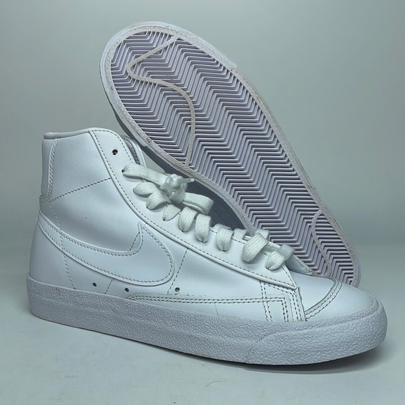Used Nike Women's Blazer Mid 77 Athletic Shoes Triple White CZ1055-117 - Picture 1 of 8